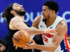 Cunningham marca 23, Harris tem 20 para ajudar os Pistons a vencer os Cavaliers no jogo 1