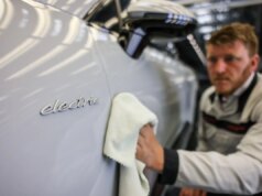 Porsche fecha subsidiárias de bicicletas elétricas, baterias e software program como parte da revisão da empresa