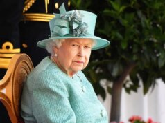 O ‘olhar’ gelado da Rainha Elizabeth deixou até os primeiros-ministros aterrorizados, afirma o autor actual