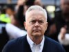 Desgraçado Huw Edwards planejando retorno à TV até o closing do ano