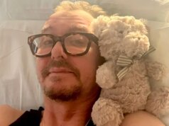 Matt King, estrela do Peep Present, revela ‘paralisia’ após raro acidente vascular cerebral na medula espinhal aos 58 anos