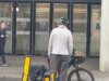 Benedict Cumberbatch visto em briga furiosa com ciclista que disse ter ‘ultrapassado o sinal vermelho’