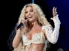 Os fãs da Eurovisão consideram o desempenho da estrela de Love Island um ‘naufrágio vocal’