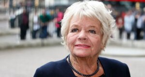 Queria que você estivesse aqui…? apresentadora Judith Chalmers morre aos 90 anos após diagnóstico de Alzheimer