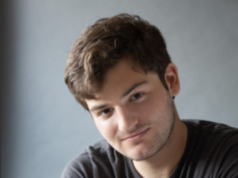 Theo Baker passou quatro anos investigando Stanford. Antes de partir, aqui está o que ele encontrou.