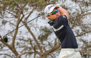 Ramos, Suzuki, mais 3 ases locais, quatro chutes atrás do inglês Plumb