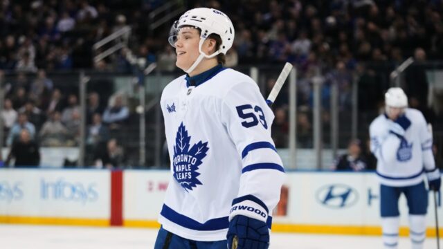 Toronto-Maple-Leafs-Easton-Cowan-53.jpg