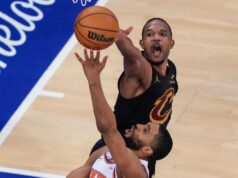 Ambos os jogos 1 das finais de conferência da NBA vão para OT pela primeira vez