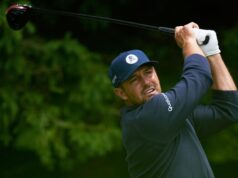 Bryson DeChambeau não consegue permanecer na disputa com 76 em um longo dia no PGA Championship