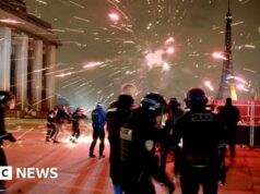 Distúrbios e 127 prisões marcam festa de Paris após vitória do PSG na Liga dos Campeões