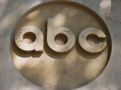 A FCC poderia realmente retirar as licenças de TV da ABC em meio a uma briga de Trump com Kimmel?
