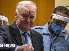 Criminoso de guerra Mladic perto da morte, dizem advogados que pedem ao juiz libertação da prisão