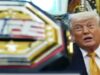 Trump convida lutadores do UFC para o Salão Oval e revela o inédito cinturão de luta Freedom 250 na Casa Branca
