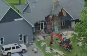Homem de Buffalo Township acusado de danificar a casa da família com uma escavadeira durante uma disputa