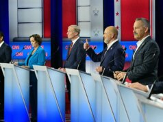 ASSISTA: Democratas da Califórnia se manifestam em torno da assistência médica para imigrantes ilegais durante um debate acirrado