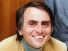 Citação do dia do astrônomo americano Carl Sagan: “O cosmos está dentro de nós. Somos feitos de matéria estelar. Somos uma forma de o cosmos se conhecer”.