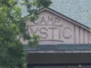 Pais de campistas reagem ao fato de Camp Mystic não reabrir neste verão após enchente mortal