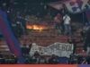 A partida da Liga dos Campeões da América do Sul foi interrompida menos de 2 minutos depois que torcedores começaram a queimar seções do estádio