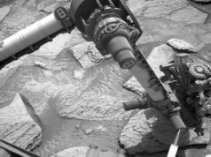 Assista à luta do Curiosity Rover da NASA para se libertar de uma rocha em Marte