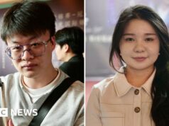 Multidões aplaudem a nova estrela da sinuca da China no retorno da vitória no campeonato