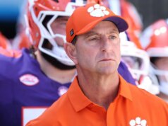 Dabo Swinney é sincero sobre as expectativas do passado e a hesitação do portal de transferência