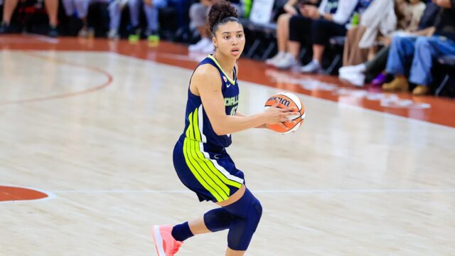 dallas-wings-guard-azzi-fudd.jpg