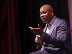 Dave Chappelle zomba dos ‘problemas’ da mídia que enfrentou por causa de suas piadas sobre transgêneros nos últimos anos