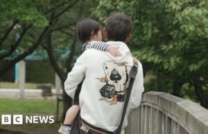 No Japão, o divórcio separa os pais dos filhos. Uma mudança na lei poderia acabar com a custódia exclusiva?
