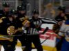 Charlie McAvoy pratique déjà son élan de golf… em um adversário