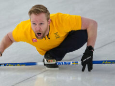 Niklas Edin deixando o Grand Slam de Curling