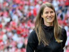 Marie-Louise Eta se torna a primeira mulher treinadora a vencer um jogo da Bundesliga