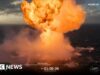Momento em que o foguete SpaceX explode no Oceano Índico após cair