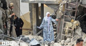 Israel ordena evacuação de cidade libanesa à medida que o conflito com o Hezbollah aumenta