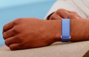 O Screenless Fitbit Air do Google conta com Gemini para ser seu treinador pessoal de saúde