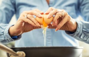 Quanto tempo duram os ovos na geladeira? Veja como saber se eles deram errado