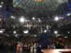 Stephen Colbert sobe ao palco do "O último present" uma última vez