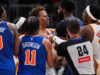 Daniels e Robinson expulsos após luta, vantagem dos Knicks no intervalo bate recorde nos playoffs da NBA