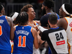 Daniels e Robinson expulsos após luta, vantagem dos Knicks no intervalo bate recorde nos playoffs da NBA