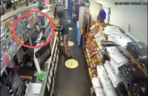 Mulher de origem indiana morta em supermercado na Virgínia; o atirador não tinha ligação com ela, mais tarde foi encontrado morto