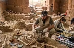 Indiana Jones ganha vida: 12 esqueletos encontrados em uma tumba escondida de Petra sob o Tesouro