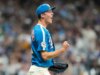 O lança-chamas dos Brewers, Jacob Misiorowski, ilumina livros de recordes com velocidades de três dígitos em gem vs Yankees