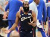 James Harden, do Cavs, coça a cabeça após ser varrido pelos Knicks
