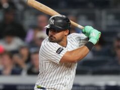 Jasson Dominguez, dos Yankees, foi expulso após bater na parede externa do campo