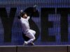 Jasson Dominguez, dos Yankees, saiu do campo em lágrimas depois de bater na parede externa após uma recepção impressionante
