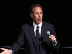 Jerry Seinfeld critica carros elétricos como ‘sinal de virtude estúpido’ e não tem interesse