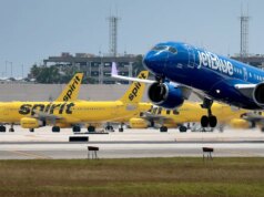 A principal companhia aérea oferece tarifas de resgate de US $ 99, já que milhares de pessoas ficam presas devido ao desligamento da Spirit