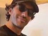 Justin Baldoni sorri na primeira aparição após o processo – ASSISTA