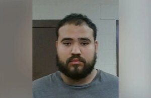 Pai admite ter deixado arma ao alcance das filhas antes que a criança matasse a irmã mais nova
