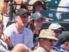 Caitlin Clark vista no jogo dos Giants antes do confronto acalorado Fever-Valkyries na Bay Space