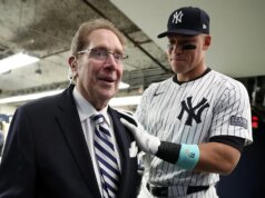Aaron Choose quer que a icônica chamada de vitória de John Sterling seja jogada após cada vitória em casa dos Yankees